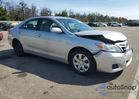 2011 Toyota Camry Base z USA, uszkodzony, nr VIN 4T4BF3EK6BR088424